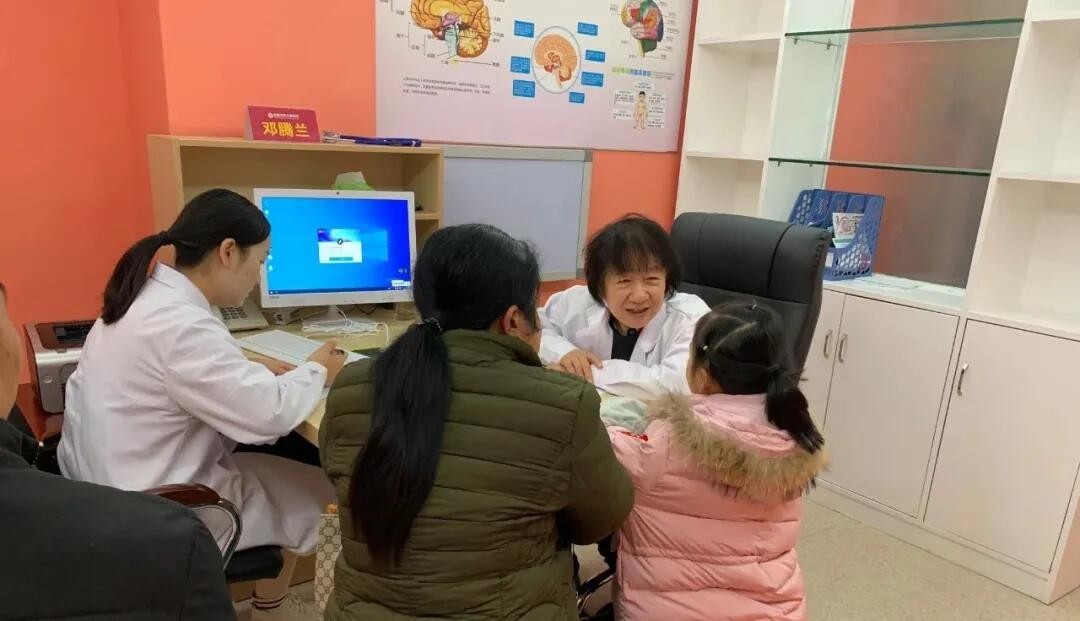 儿童医院下午有专家吗，专家坐诊与时间安排详解