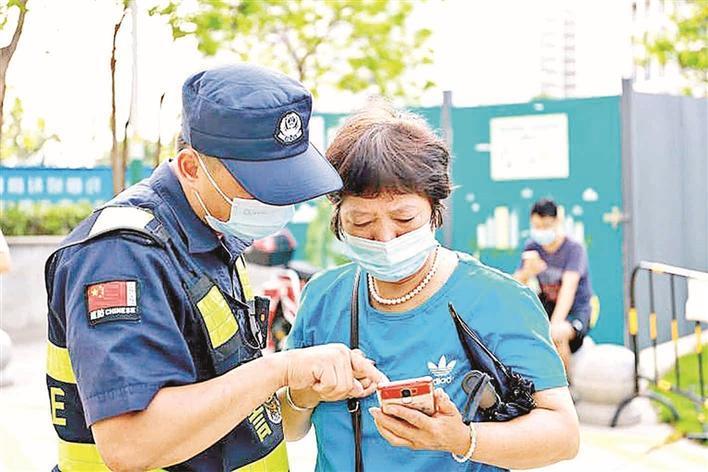 儿童胃病专家，守护孩童健康的守护者