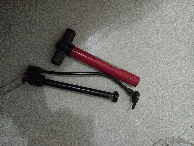 老式高压打气筒拆解，探究其构造与工作原理