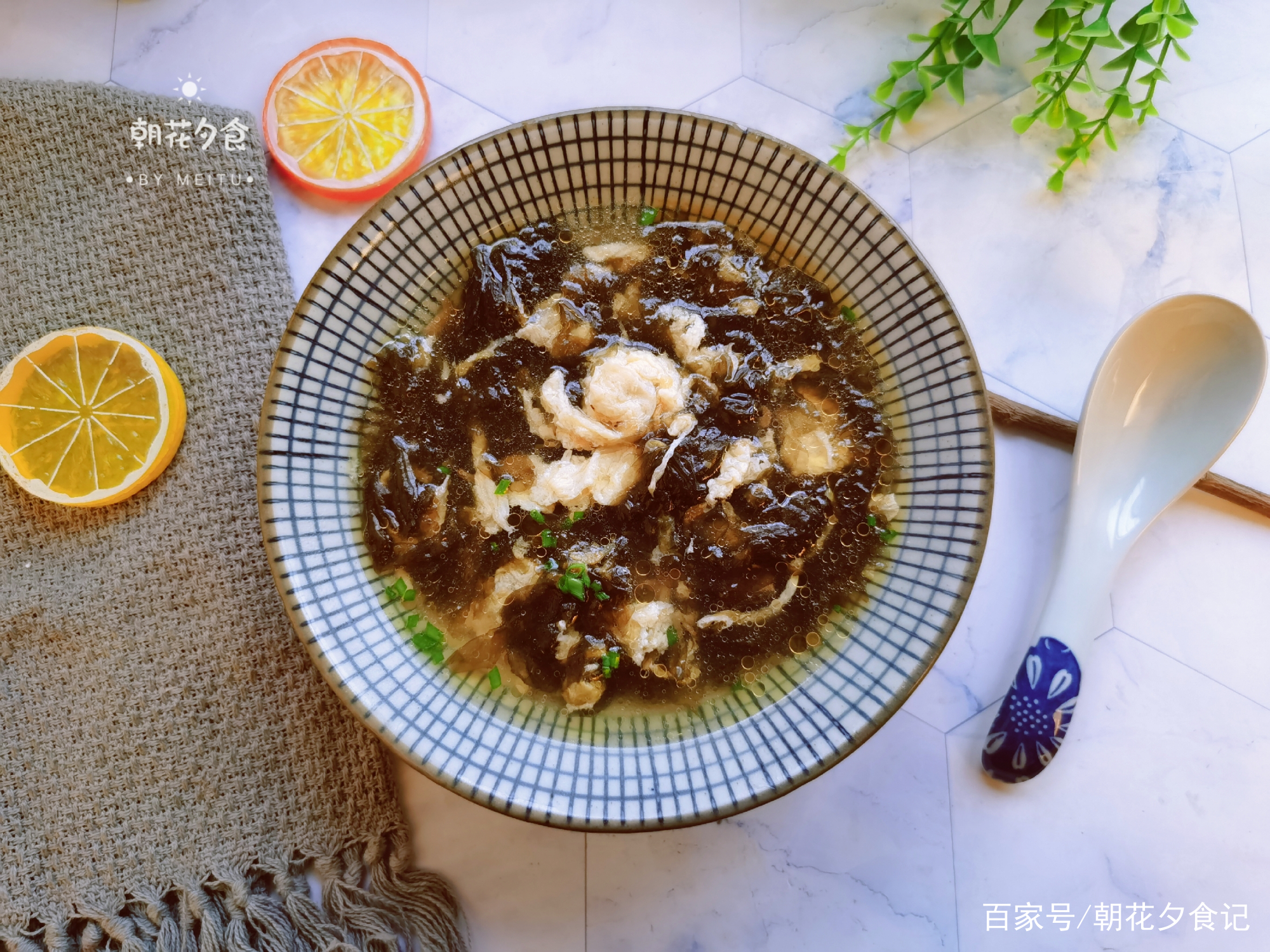 松茸紫菜蛋花汤，一道美味与健康并存的汤品