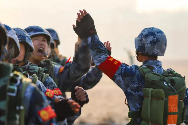 美军跳伞兵，精英中的精英