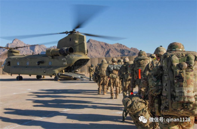 七十载伞兵皮带，历史、传承与创新