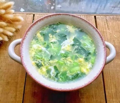 漂亮的蛋花汤
